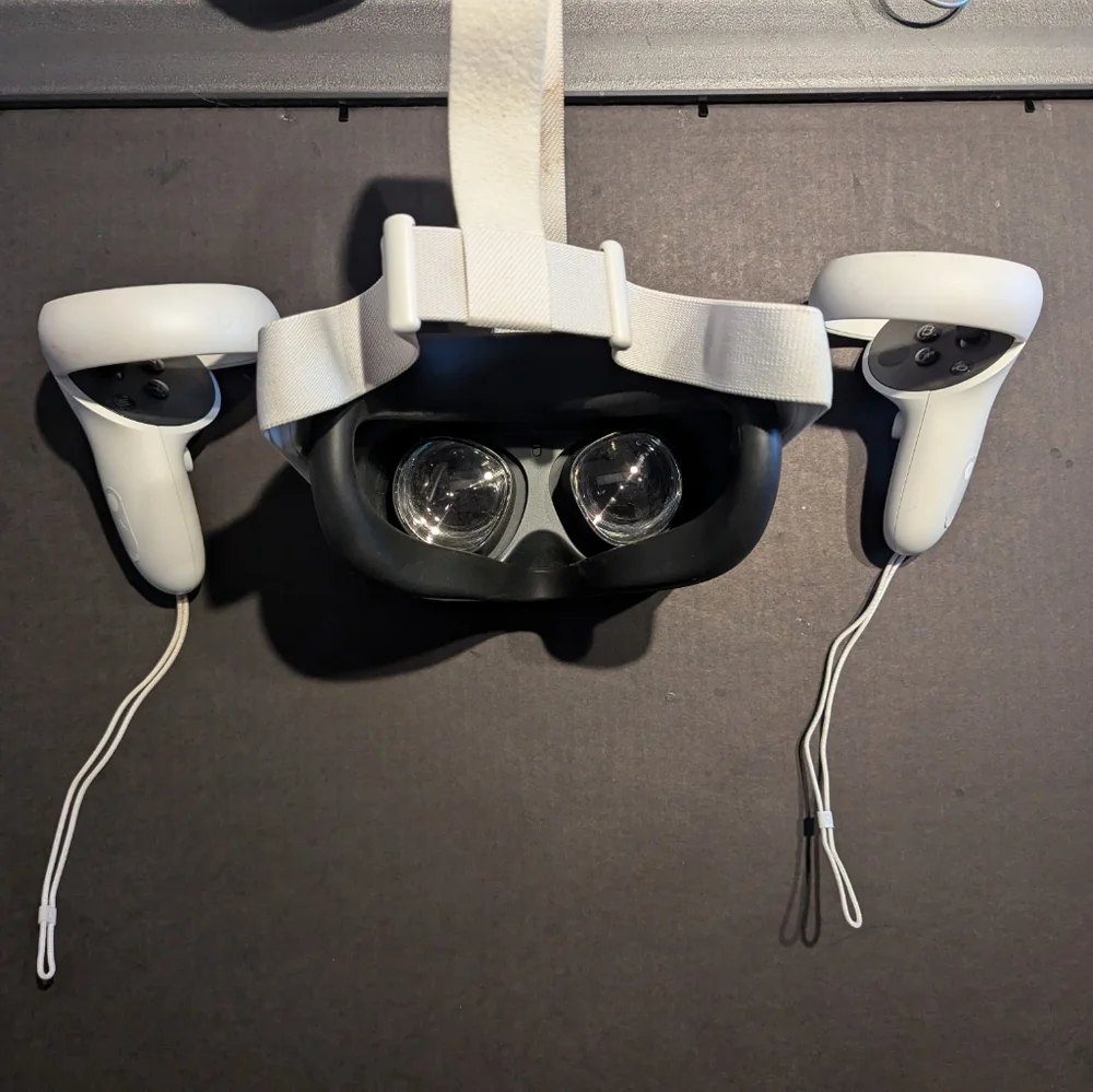 Oculus Quest 2 All-In-One Headset